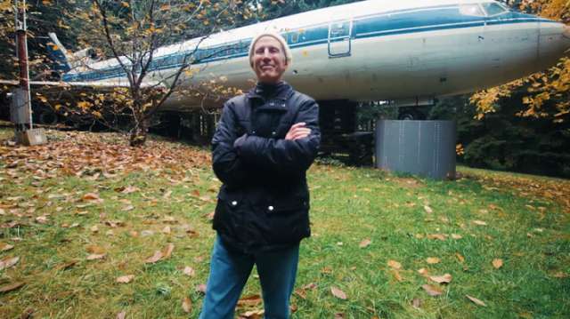 Rencontrez l’homme qui vit à l’intérieur d’un Boeing 727 - VIDEO